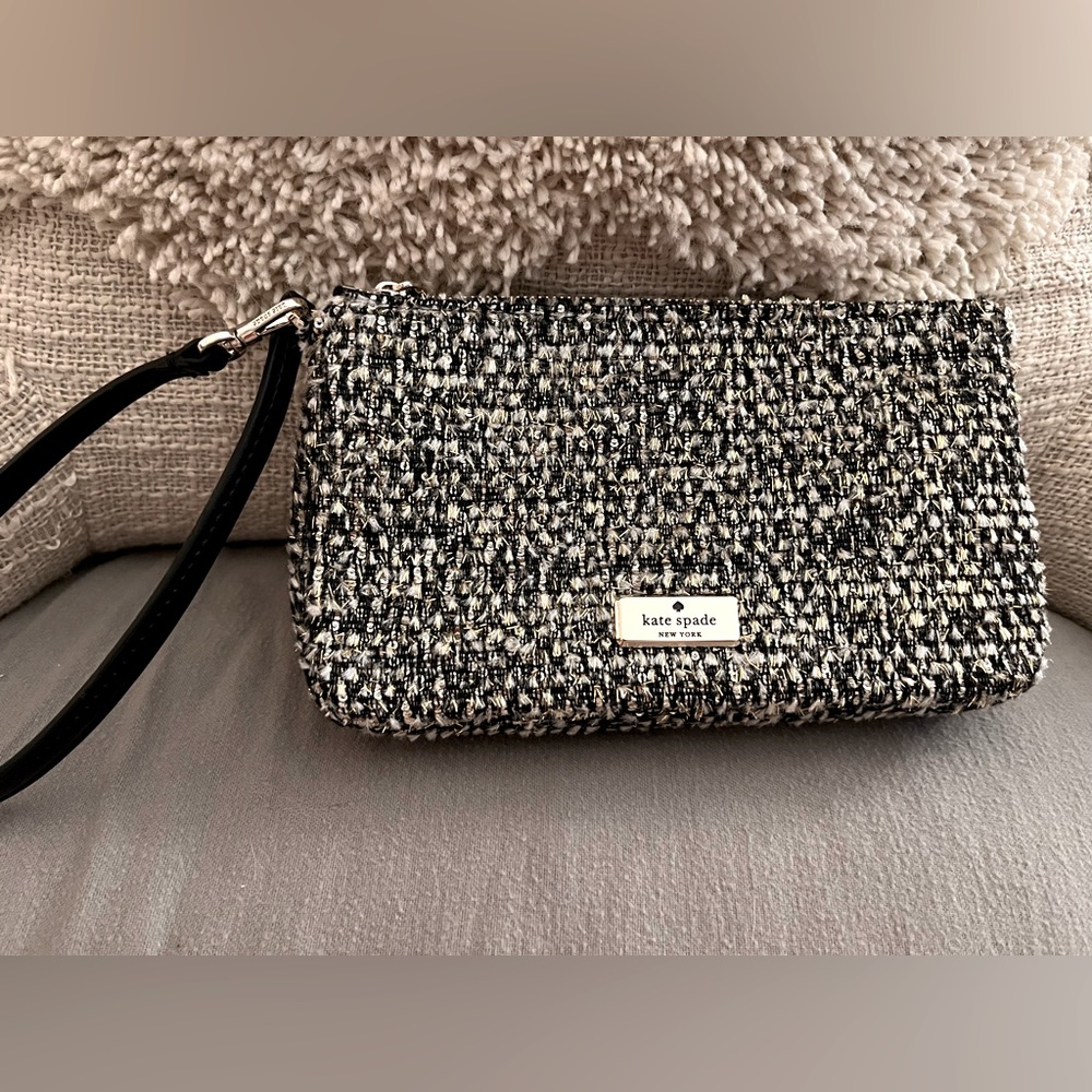 Small Kate spade wristlet